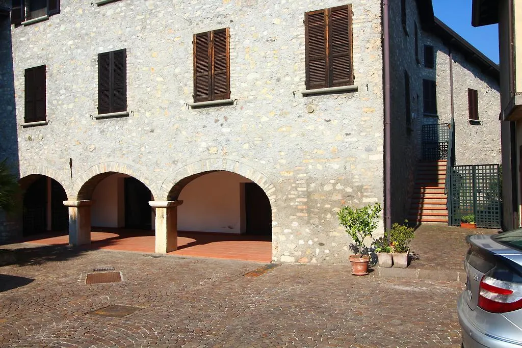 Two Steps From Garda Lake 살로 0*,
